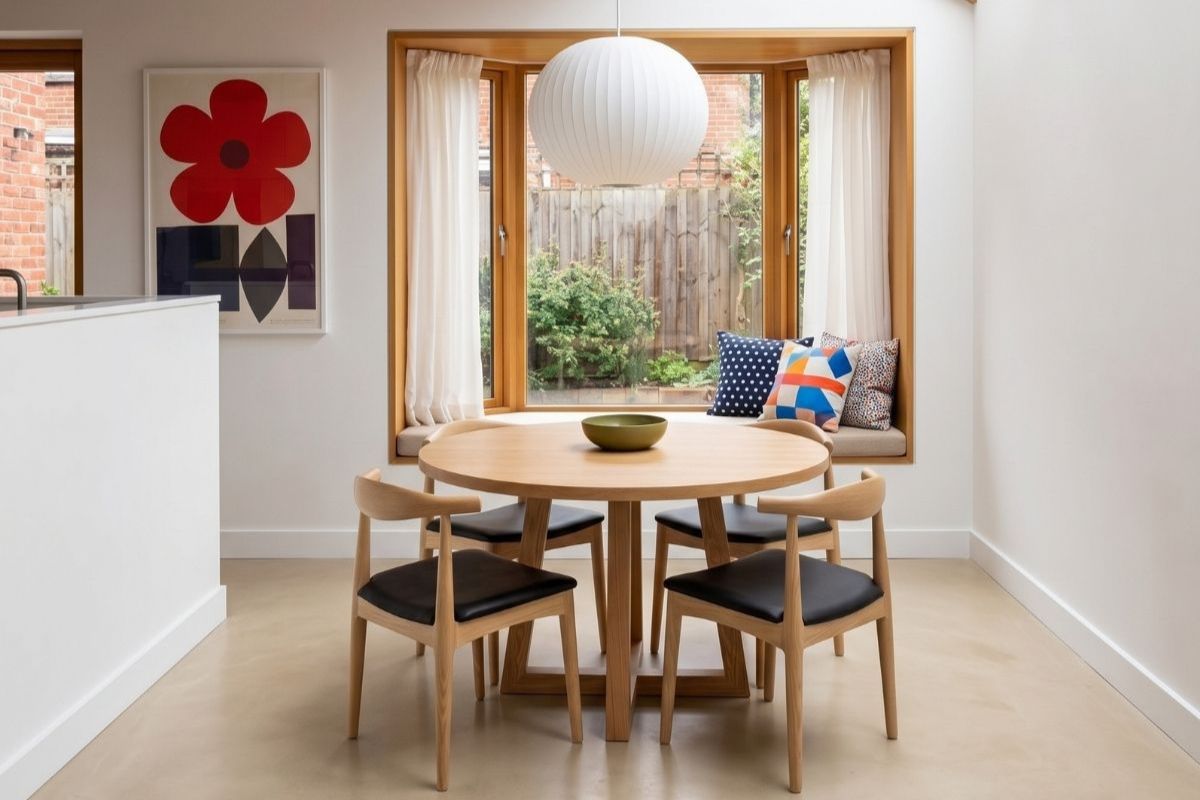 dining-kantet-table-elbow-chairs-natural